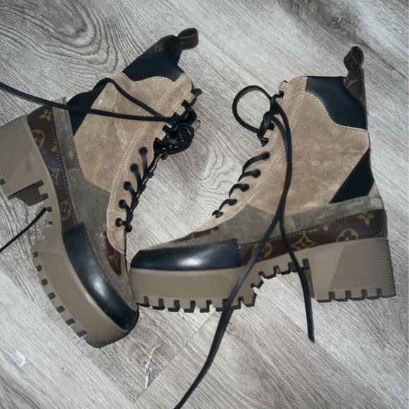 LV Combat Boots - Picture 7 of 7